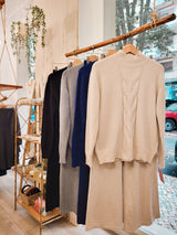 Conjunto camisola e calças