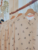 Camisa folhos