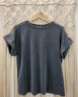 T-shirt c/ tachas